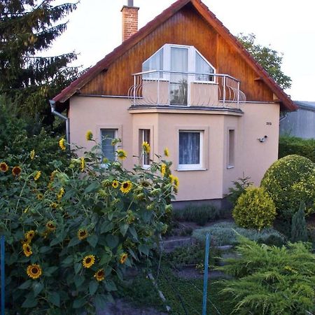 Cottage Near Slovakiaring Mihalfai Majer Extérieur photo